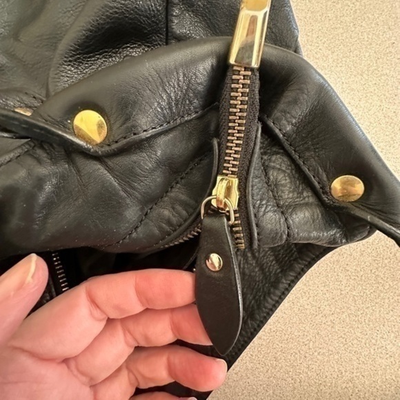 Carol J for Gianni Notaro Large Genuine Leather Shoulder Bag with Gold Studs - Picture 6 of 11